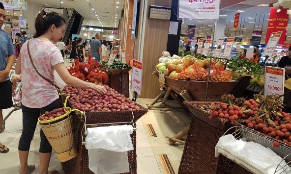 Trái cây đặc sản ồ ạt về TP.HCM, có loại chỉ từ 10.000 đồng/kg