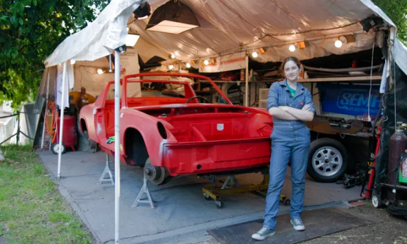 Bùng nổ dịch vụ biến xe xăng thành xe điện