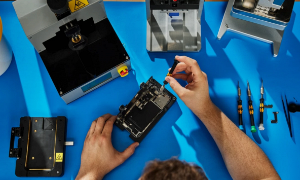 Với iPhone 14, bạn đã có thể tự sửa chữa ở nhà