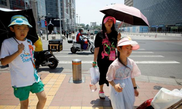Nắng nóng như thiêu như đốt ngày thứ 3 liên tiếp ở Trung Quốc