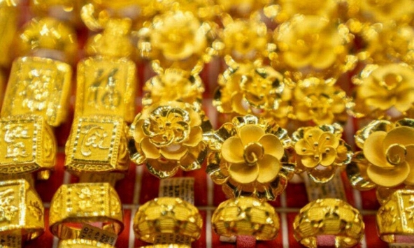 Giá vàng hôm nay 26/6: Vàng trong nước đứng yên