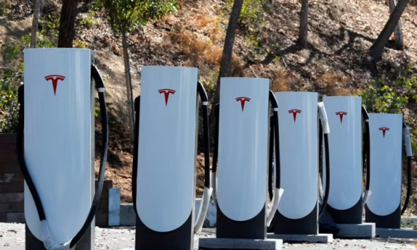 Công nghệ sạc Tesla nhanh chóng trở thành tiêu chuẩn của Mỹ