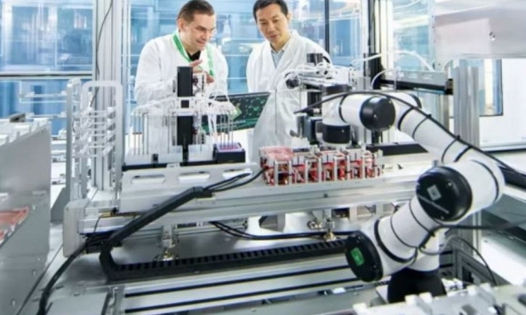 Thuốc chữa xơ phổi đầu tiên trên thế giới nghiên cứu bởi AI