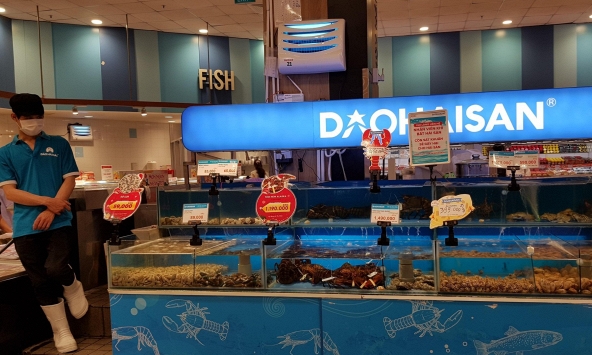 Giá hải sản tăng chóng mặt khiến người mua dè dặt