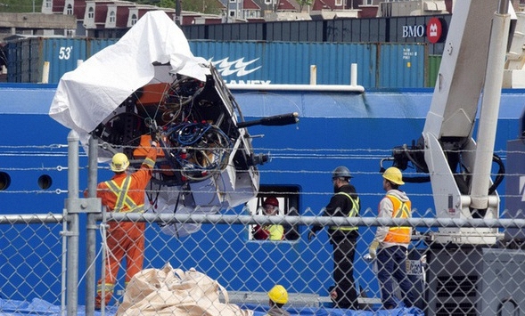 Tìm thấy mảnh vỡ của tàu lặn Titan, 'bên trong có thi thể'