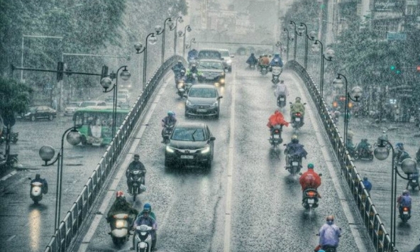 Dự báo thời tiết ngày mai 1/7: Nam Bộ mưa rào và rải rác có dông