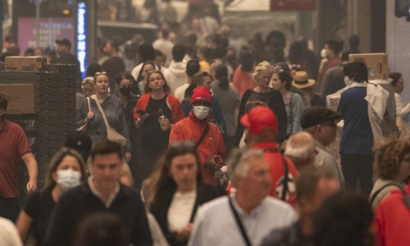 Người Mỹ đối mặt với nắng nóng ngột ngạt, chất lượng không khí kém