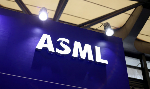 Hà Lan tiếp tục 'giáng đòn' mạnh vào ngành bán dẫn Trung Quốc