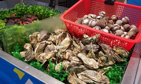 'Chợ mạng' rao bán loại càng cua, thịt bò, bào ngư... giá siêu rẻ