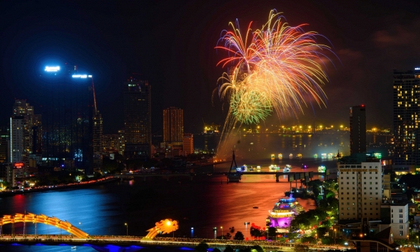 Lễ hội pháo hoa quốc tế Đà Nẵng - vì đâu 'biết lỗ vẫn làm'?