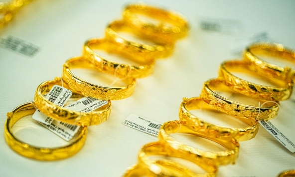 Giá vàng hôm nay 12/7: Vàng thế giới tăng do đồng USD suy yếu