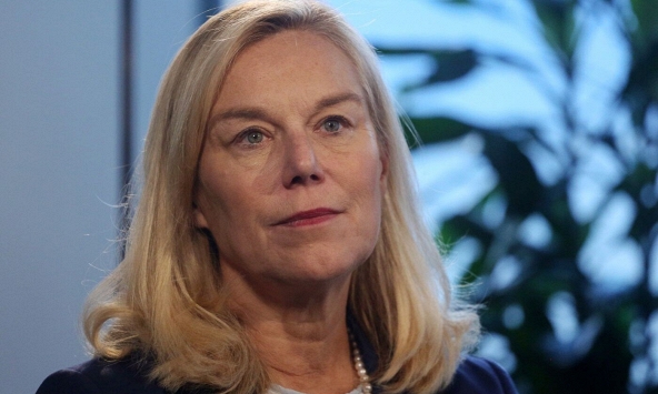 Nữ Bộ trưởng Tài chính Hà Lan từ chức vì lo lắng cho gia đình