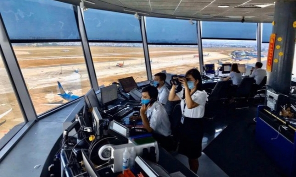 Siết hoạt động không lưu sau vụ hai máy bay suýt va nhau ở sân bay Nội Bài