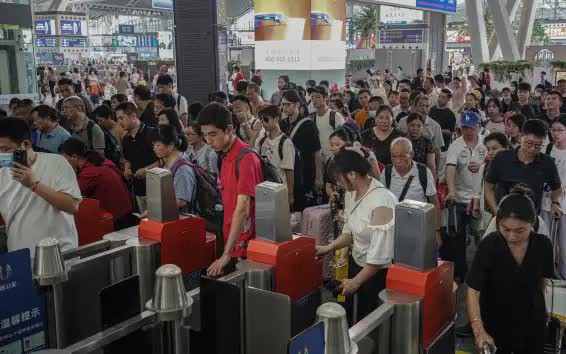 GDP quý 2 của Trung Quốc không đạt kỳ vọng, tỷ lệ thanh niên thất nghiệp cao kỷ lục 