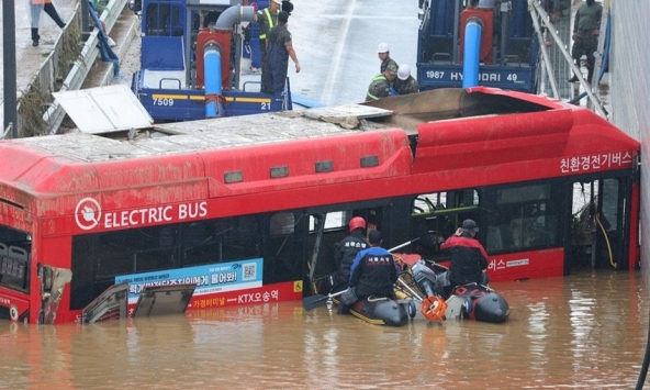 Gần 50 người chết và mất tích vì lũ lụt, chính phủ Hàn Quốc ra lệnh toàn lực giải cứu