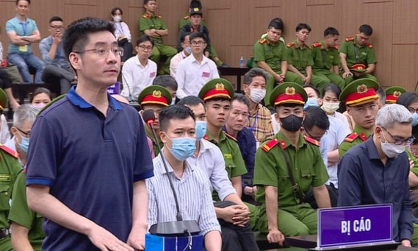 Vụ 'chuyến bay giải cứu': Cựu điều tra viên kêu oan, khẳng định không hề nhận 2,65 triệu USD