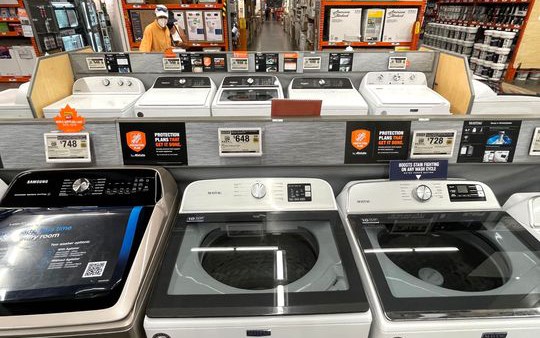 Doanh số bán lẻ Mỹ tiếp tục tăng, phản ánh sức mạnh tiêu dùng