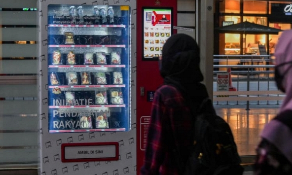 Máy bán hàng tự động, 'cần câu' của người nghèo ở Malaysia