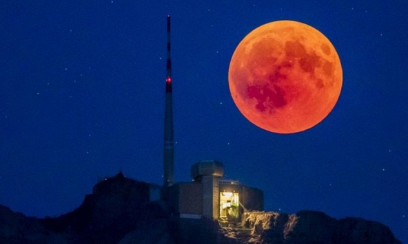 Lịch thiên văn tháng 11/2024: Siêu trăng xuất hiện giữa tháng