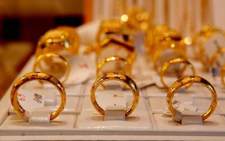 Giá vàng hôm nay 28/7: Thế giới lao dốc