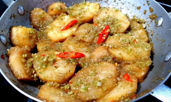 Cách làm món chuối xanh kho sả ớt đơn giản, thanh đạm