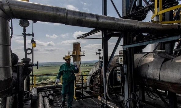 Giá xăng dầu đầu tháng 8 tăng nhẹ do thắt chặt nguồn cung