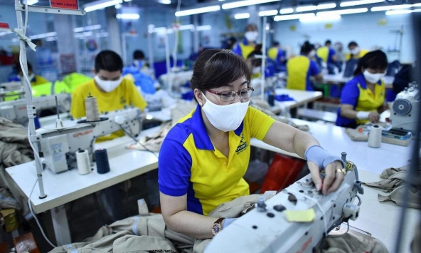 PMI tháng 7 tăng điểm, ngành sản xuất Việt Nam đã có dấu hiệu ổn định