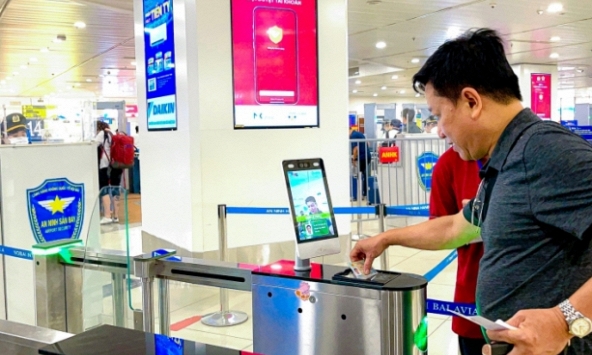 Chính thức sử dụng VNeID làm thủ tục đi máy bay từ 2/8