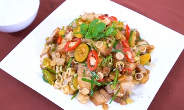 Món ngon mỗi ngày: Công thức làm ba chỉ lắc sả tắc chua chua cay cay