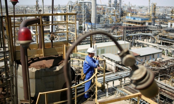 Giá dầu tăng nhẹ khi thị trường cân nhắc dữ liệu hàng tồn kho