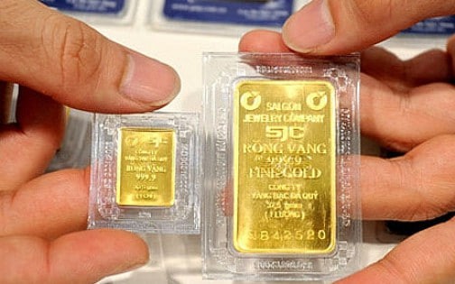 Giá vàng hôm nay 3/8: Thế giới tiếp tục giảm