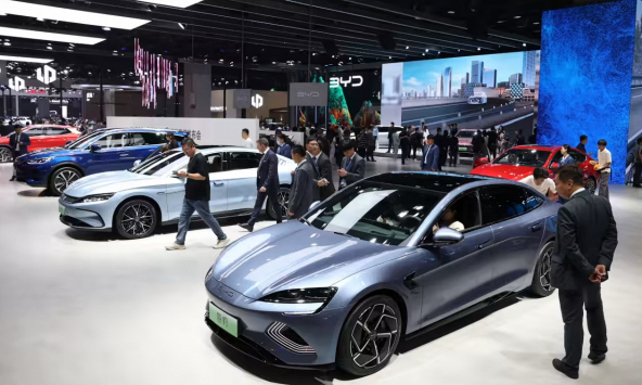 Trung Quốc vượt Nhật Bản trở thành nhà xuất khẩu ô tô lớn nhất thế giới