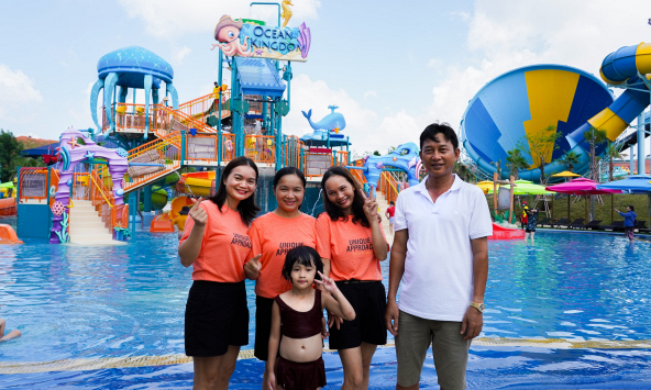 Tất tần tật những khoảnh khắc ấn tượng trong ngày đầu Wonderland Water Park mở cửa