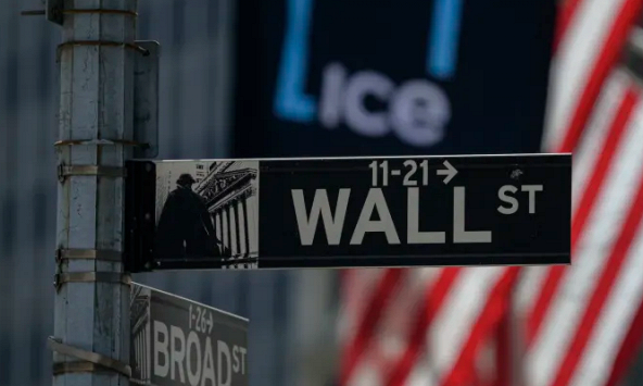 Hàng loạt ngân hàng Mỹ bị Moody’s hạ xếp hạng