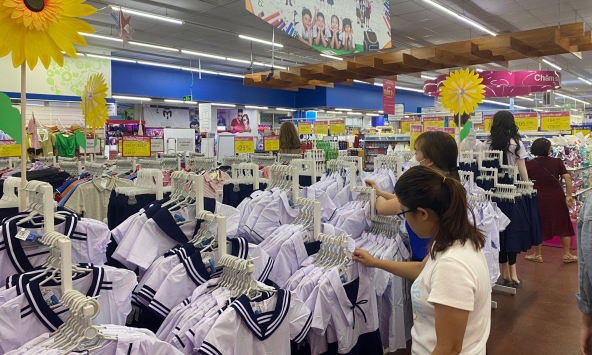 Nhộn nhịp mua sắm mùa tựu trường