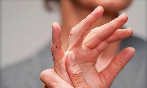 Đoán vận mệnh giàu sang qua ngón tay út