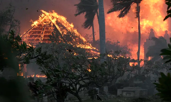 Cảnh tượng như ngày tận thế do cháy rừng thảm khốc ở Hawaii