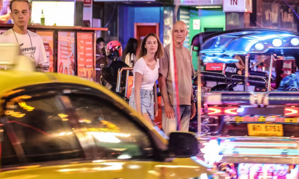 Tour 'trốn nóng' hút khách Du khách Âu Mỹ đến Thái Lan