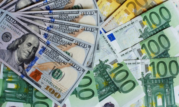 Giá USD hôm nay 15/8: Tăng mạnh sau dữ liệu kinh tế từ Trung Quốc