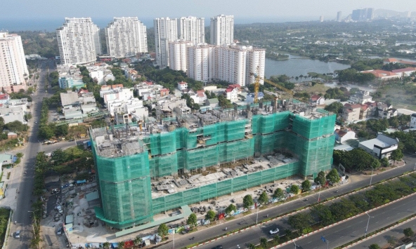 Dự án bất động sản chưa đủ điều kiện kinh doanh vẫn được vay tín dụng