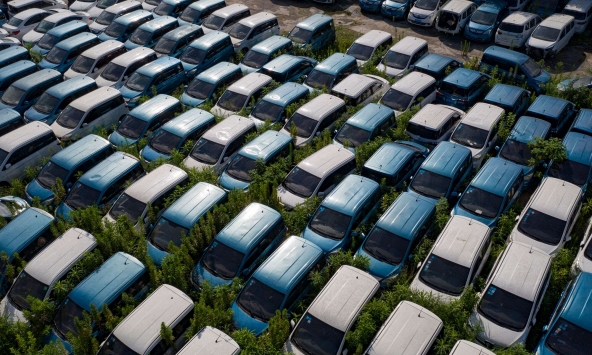 Cận cảnh 'nghĩa địa' xe điện khổng lồ ở Trung Quốc