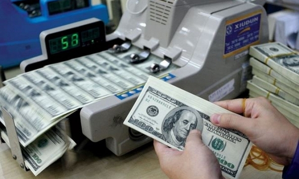 Giá USD hôm nay 18/8: Tỷ giá trung tâm giảm 5 đồng