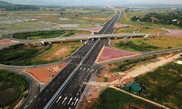 Thủ tướng yêu cầu thay cán bộ yếu kém, đẩy nhanh giải ngân vốn đầu tư công