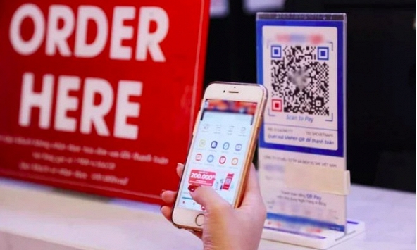 Cảnh báo chiêu lừa đảo mới: Dán đè mã QR giả mạo tại các cửa hàng