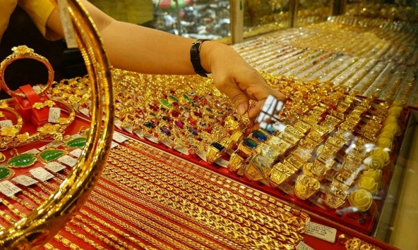 Giá vàng hôm nay 23/8: Thế giới tăng do đồng USD chững lại