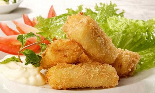 Món ngon mỗi ngày: Chả giò hải sản chiên xù xốt mayonnaise giòn rụm