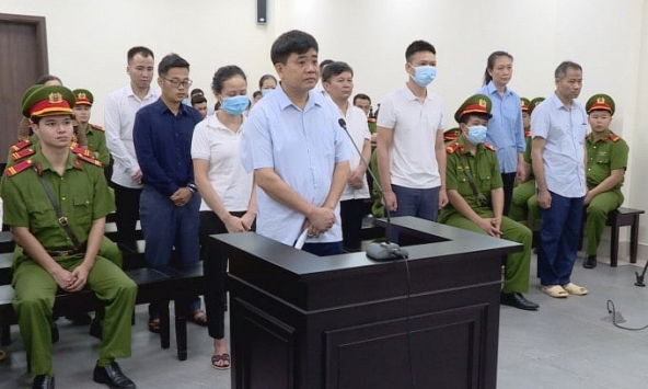 Cựu Chủ tịch Hà Nội Nguyễn Đức Chung bị đề nghị 2-3 năm tù vụ nâng giá cây xanh