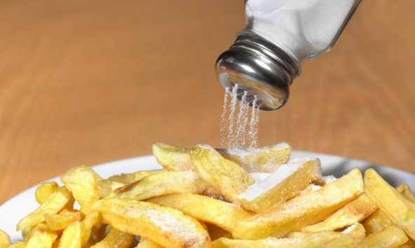 Chế độ ăn không muối 'có thể giảm gần 20% nguy cơ mắc các vấn đề về tim'