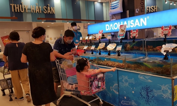 Thị trường Rằm tháng 7 sôi động, đa dạng