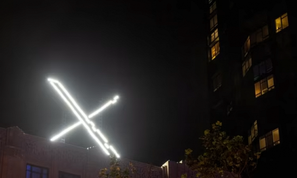 Mạng xã hội X gặp sự cố ngừng hoạt động